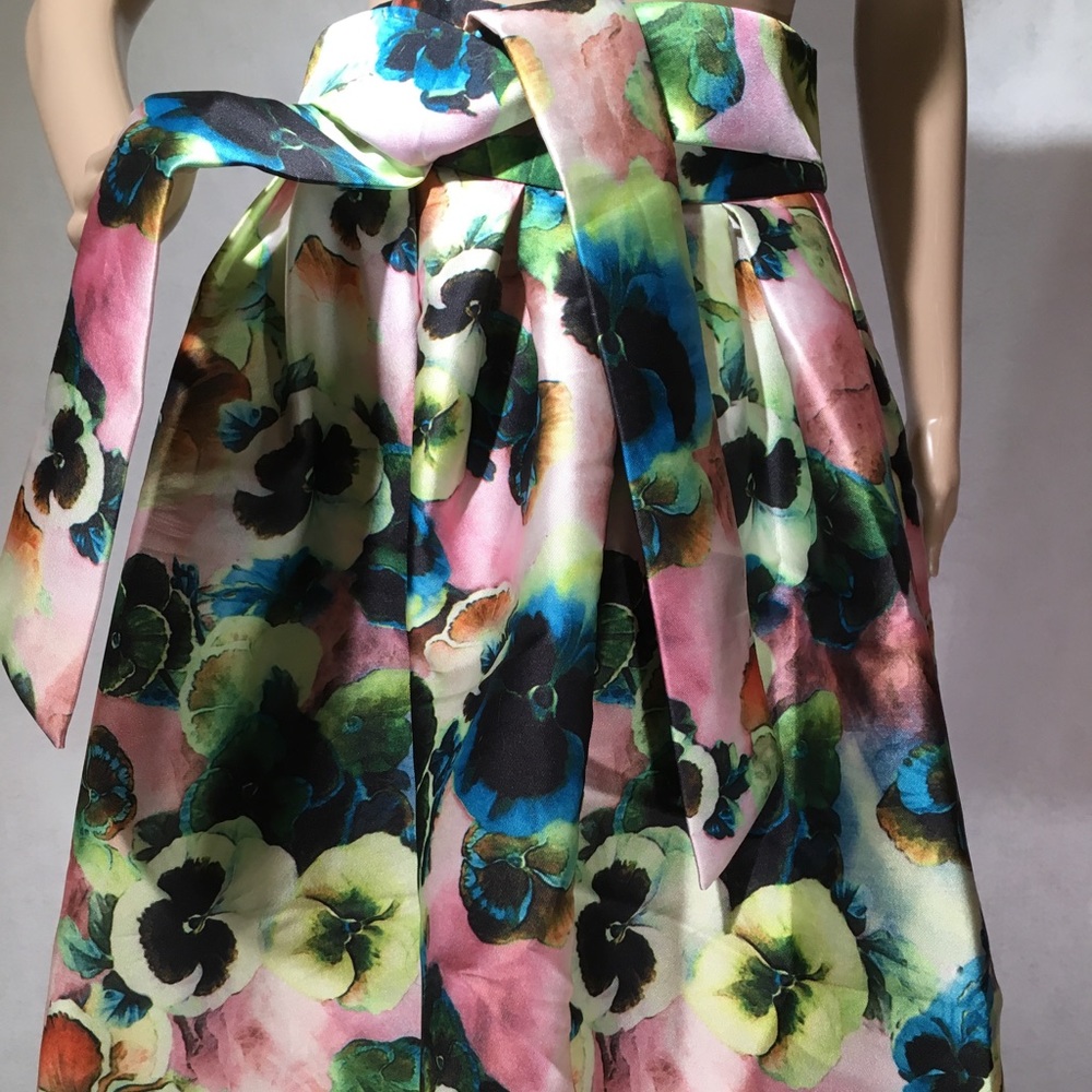 📣 SOLD 📣 San Joy - Floral Print Skirt
